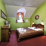 & Hotel