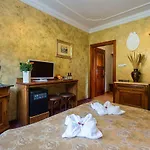 & Hotel 4*