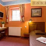 & Hotel 4*
