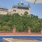 & 4* Karlštejn