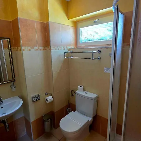 Hotel &