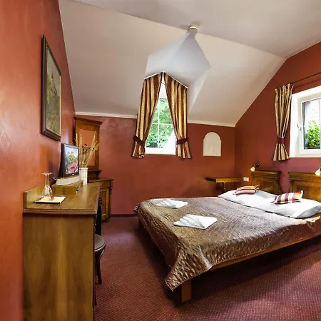 & Hotel