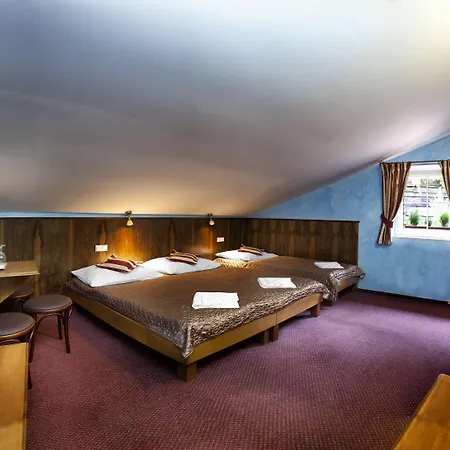 Hotell & Karlštejn