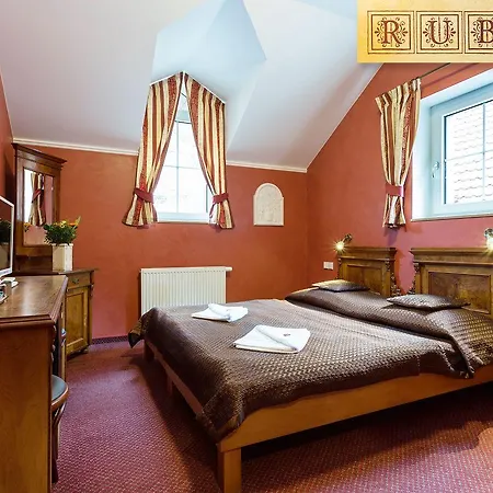 & Hotell