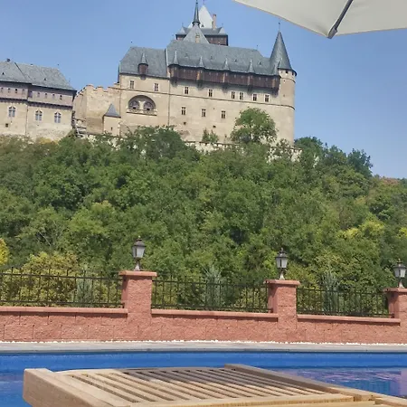 & 4* Karlštejn