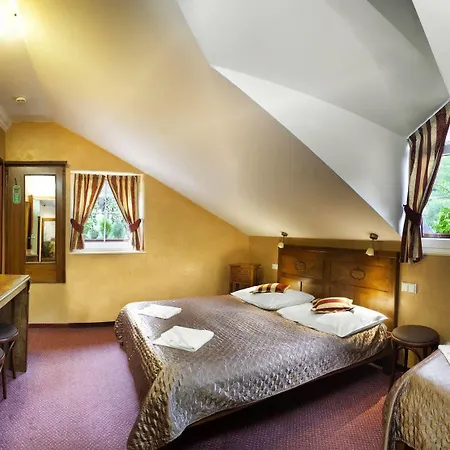 Hotel &