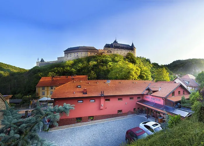 & 4* Karlštejn